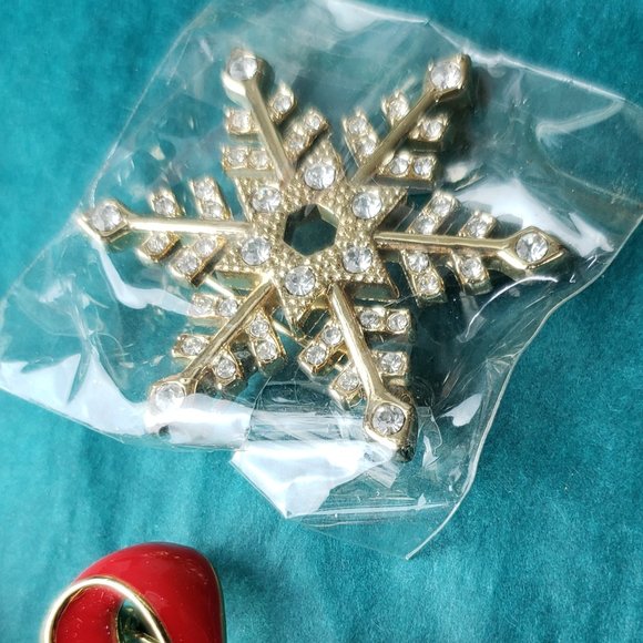 2/15$ Lot of 3 Holidays christmas brooches and 1 adjustable ring - Picture 3 of 5